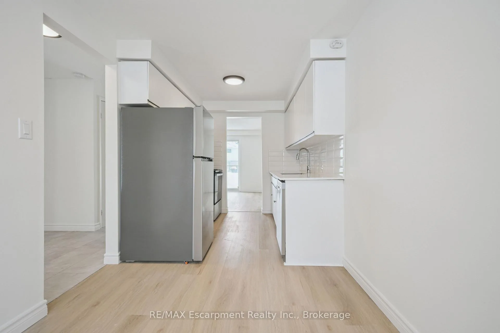 Photo 8 of Unit 71, 40 Imperial Road N, Guelph, Willow West/Sugarbush/West Acres — HOMEH