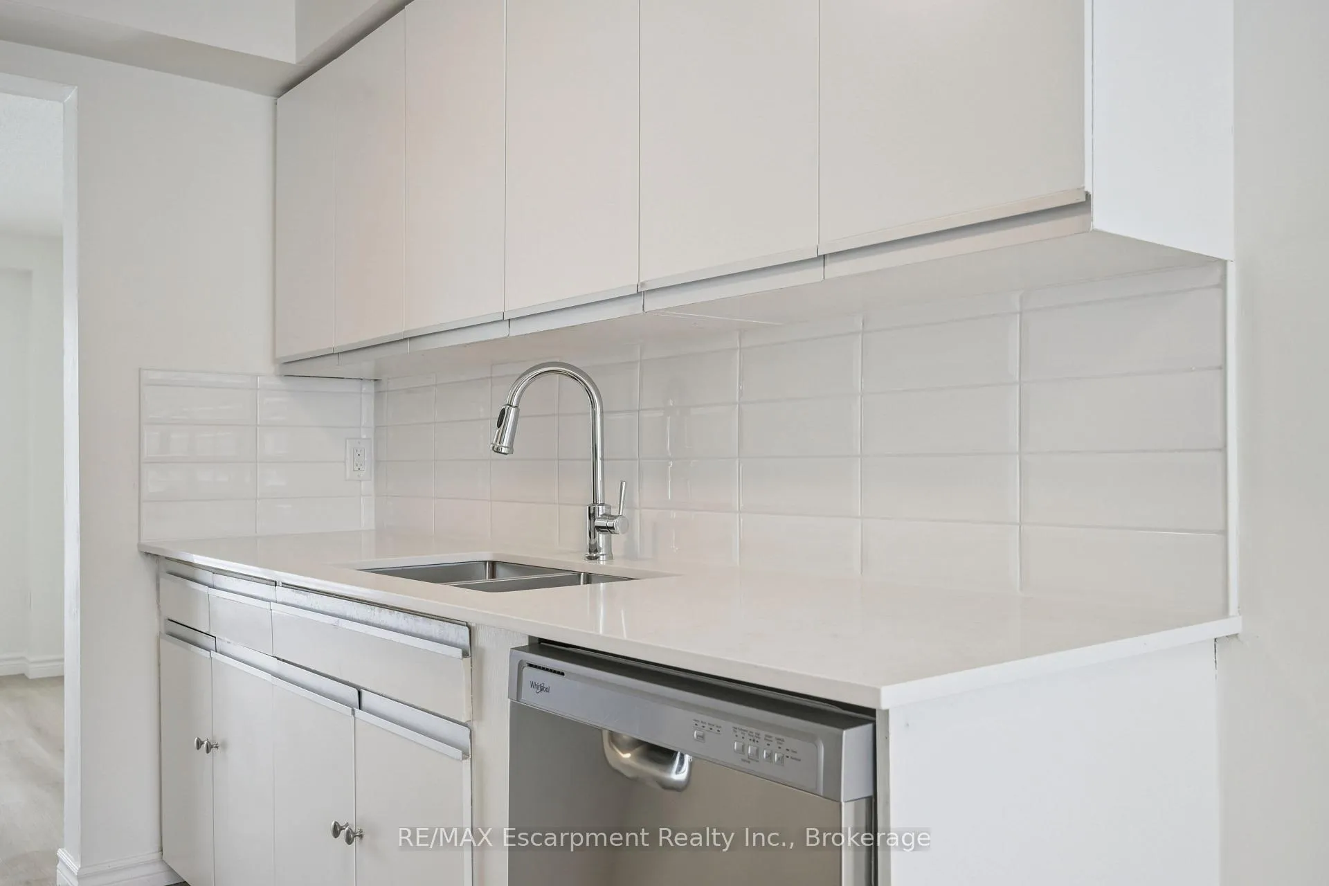 Photo 11 of Unit 71, 40 Imperial Road N, Guelph, Willow West/Sugarbush/West Acres — HOMEH
