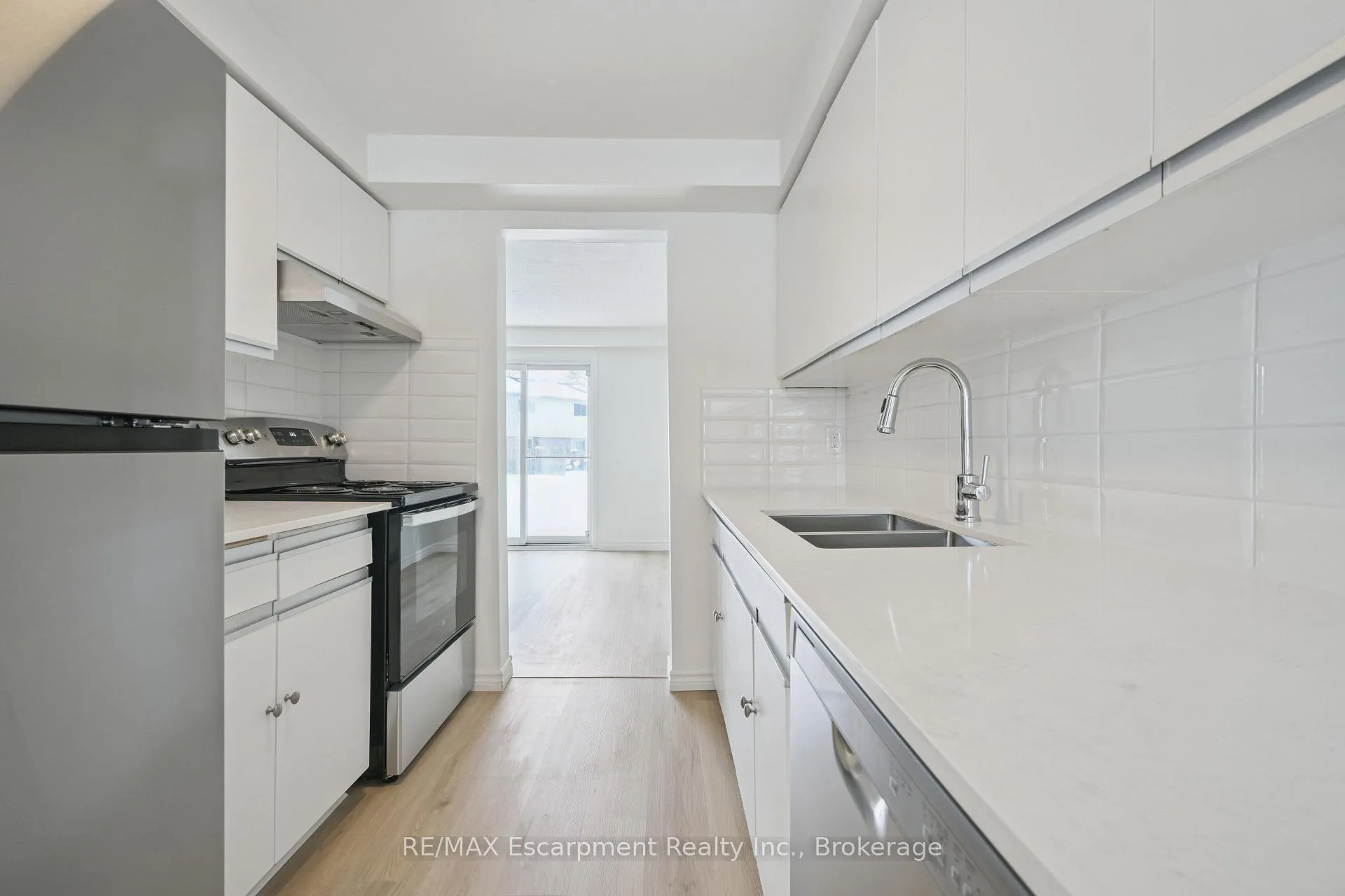 Photo 12 of Unit 71, 40 Imperial Road N, Guelph, Willow West/Sugarbush/West Acres — HOMEH