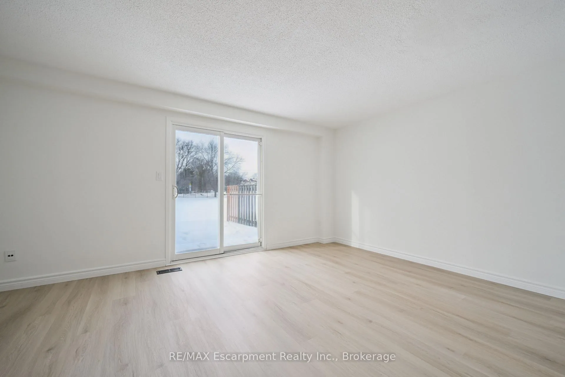 Photo 18 of Unit 71, 40 Imperial Road N, Guelph, Willow West/Sugarbush/West Acres — HOMEH