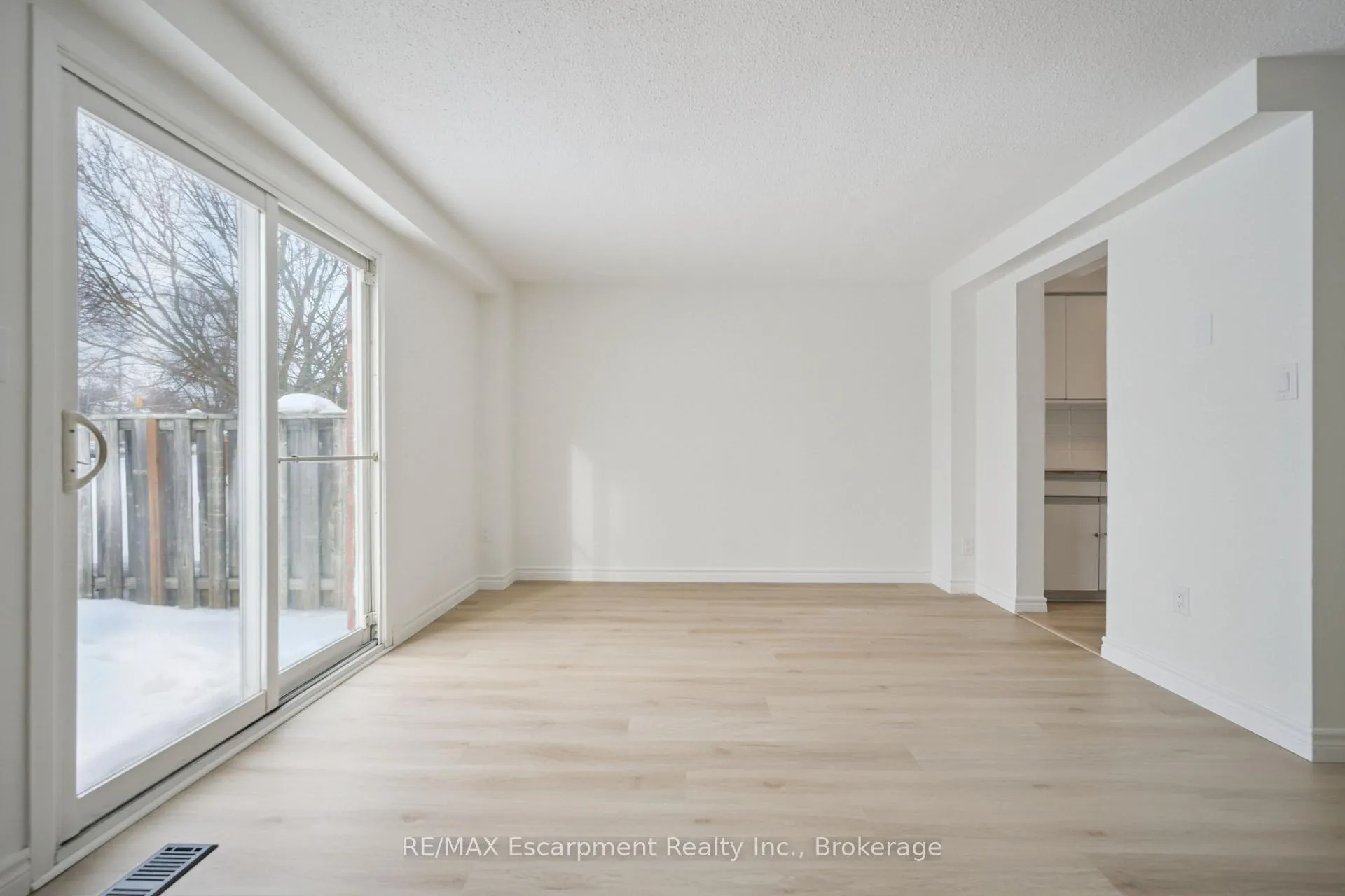 Photo 19 of Unit 71, 40 Imperial Road N, Guelph, Willow West/Sugarbush/West Acres — HOMEH
