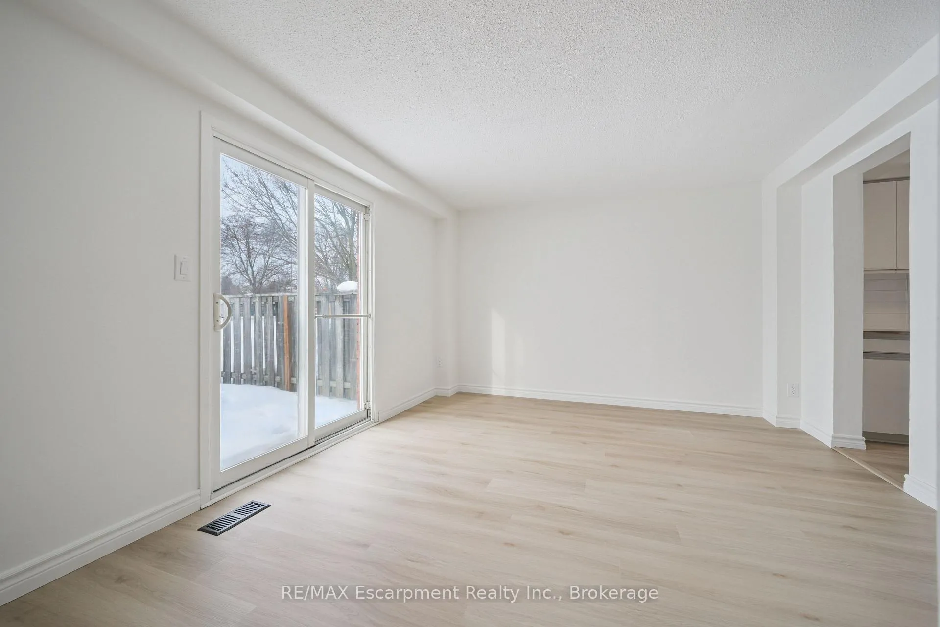 Photo 20 of Unit 71, 40 Imperial Road N, Guelph, Willow West/Sugarbush/West Acres — HOMEH