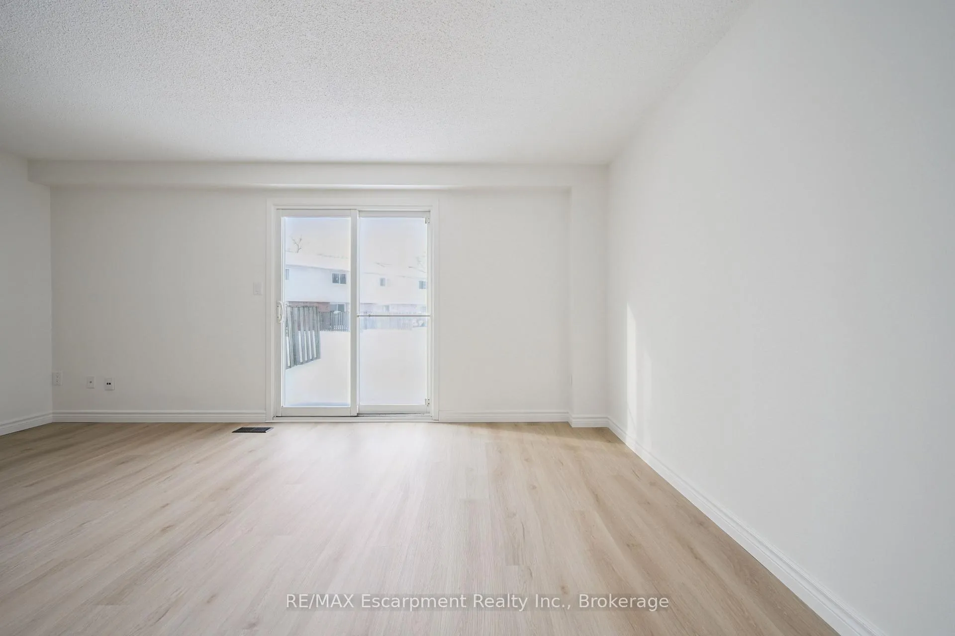 Photo 26 of Unit 71, 40 Imperial Road N, Guelph, Willow West/Sugarbush/West Acres — HOMEH