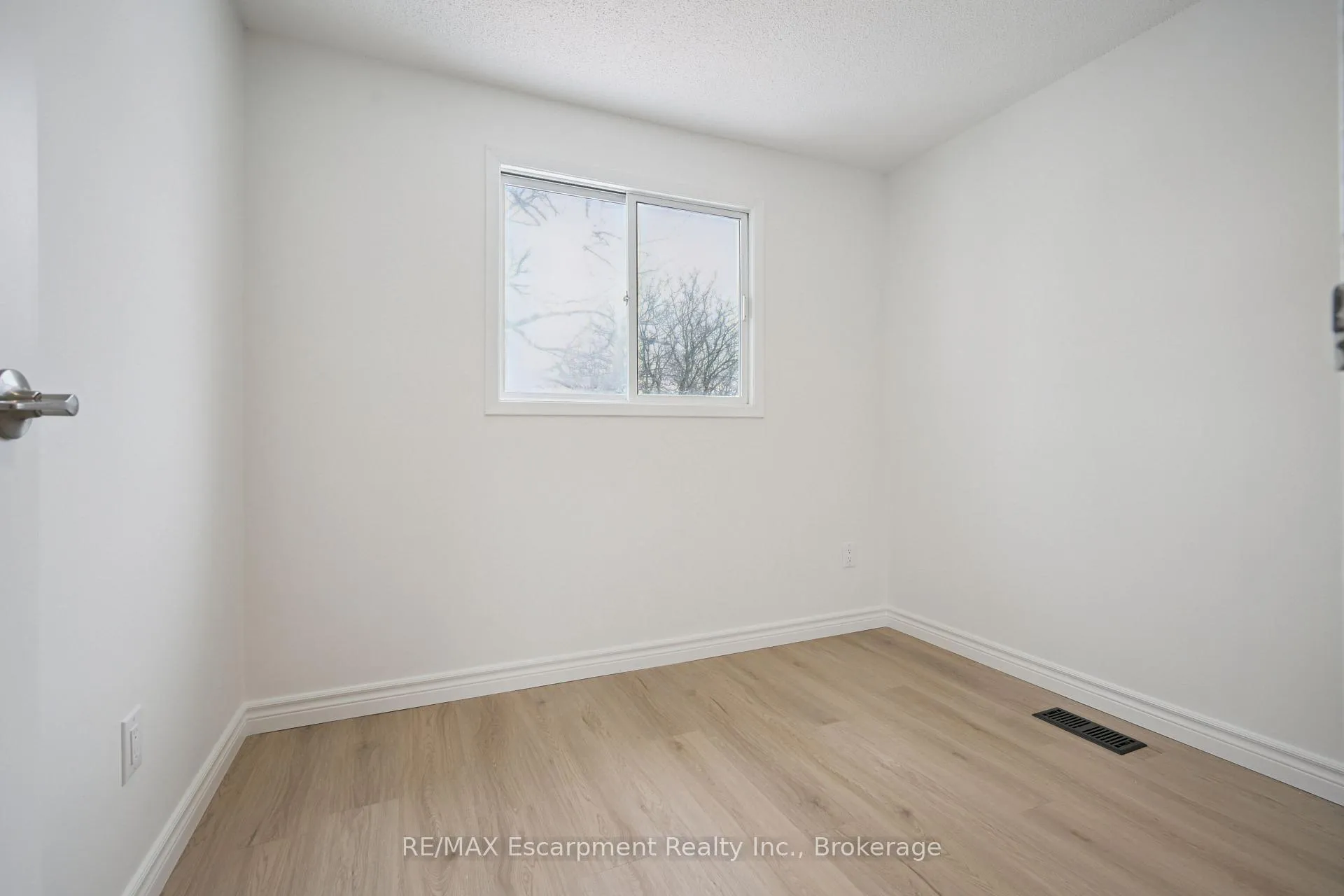 Photo 30 of Unit 71, 40 Imperial Road N, Guelph, Willow West/Sugarbush/West Acres — HOMEH