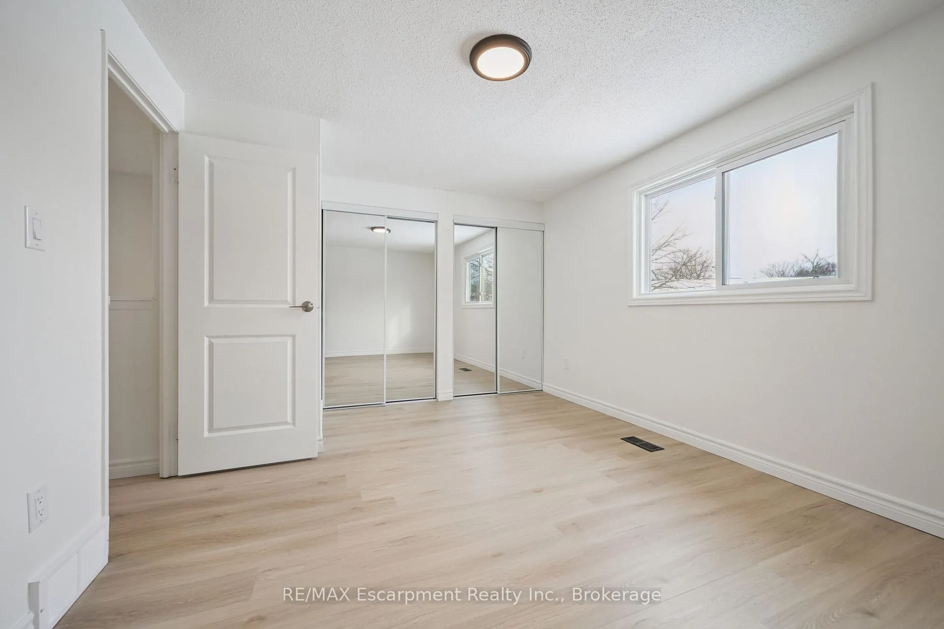 Photo 36 of Unit 71, 40 Imperial Road N, Guelph, Willow West/Sugarbush/West Acres — HOMEH