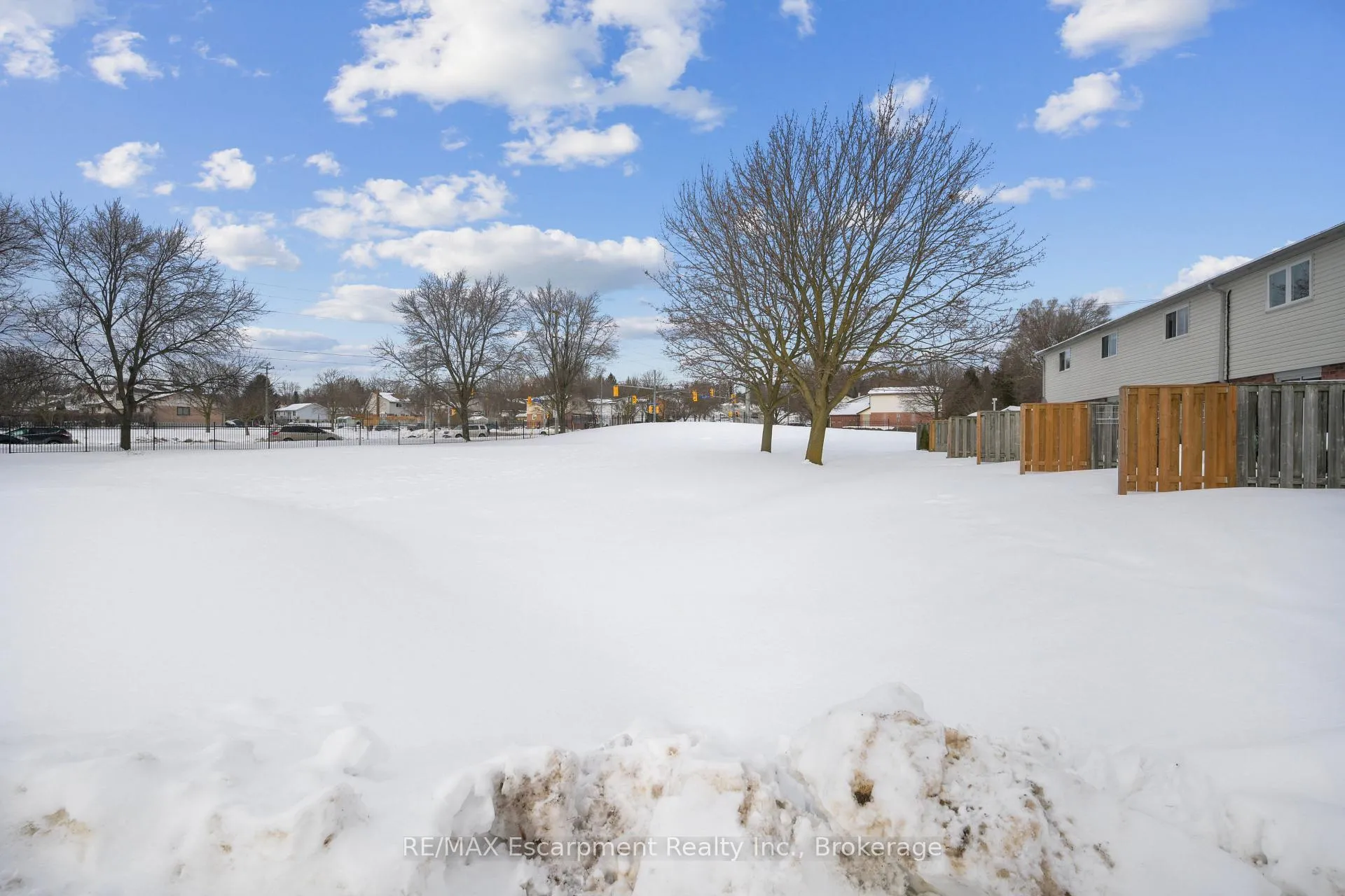 Photo 46 of Unit 71, 40 Imperial Road N, Guelph, Willow West/Sugarbush/West Acres — HOMEH