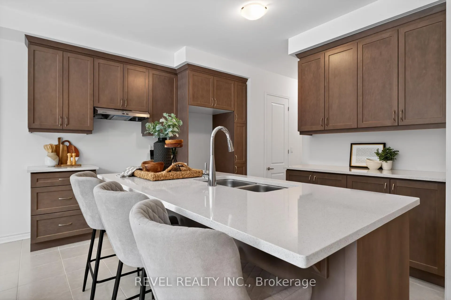 Photo 13 of 1468 Melville Bonus Crescent, Milton, Bowes — HOMEH