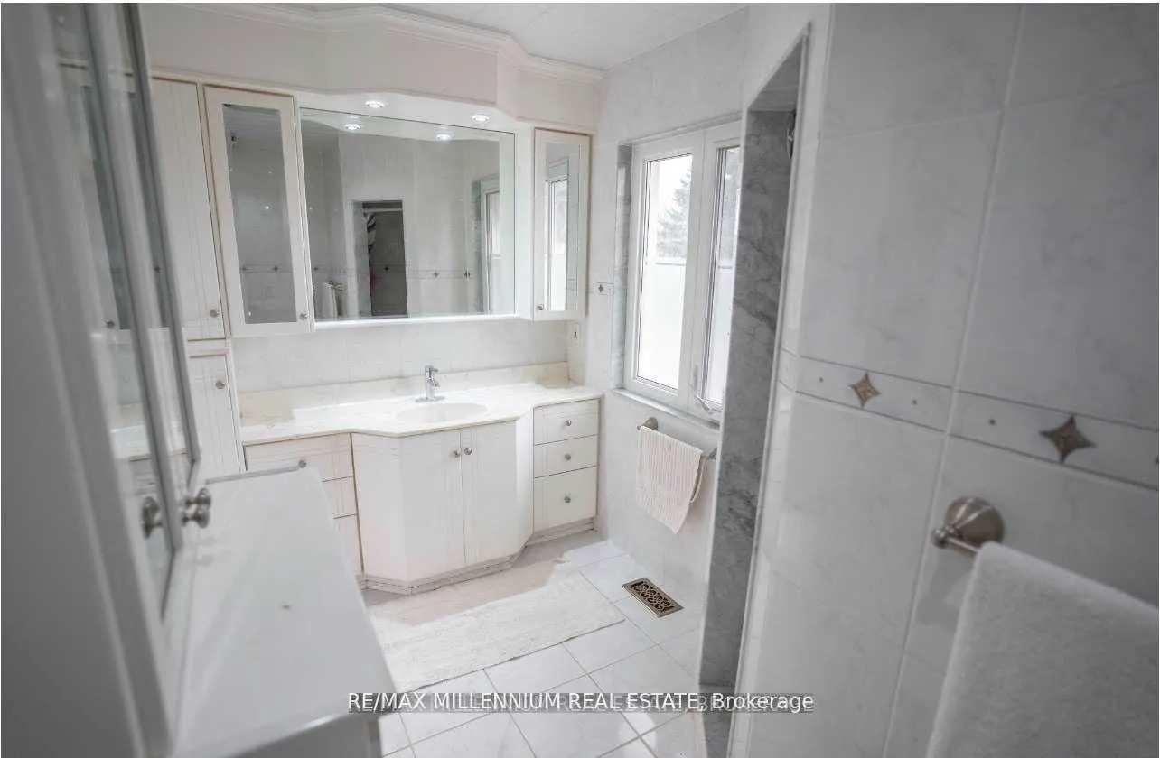 Photo 10 of 8078 Highway 9, New Tecumseth, Tottenham — HOMEH