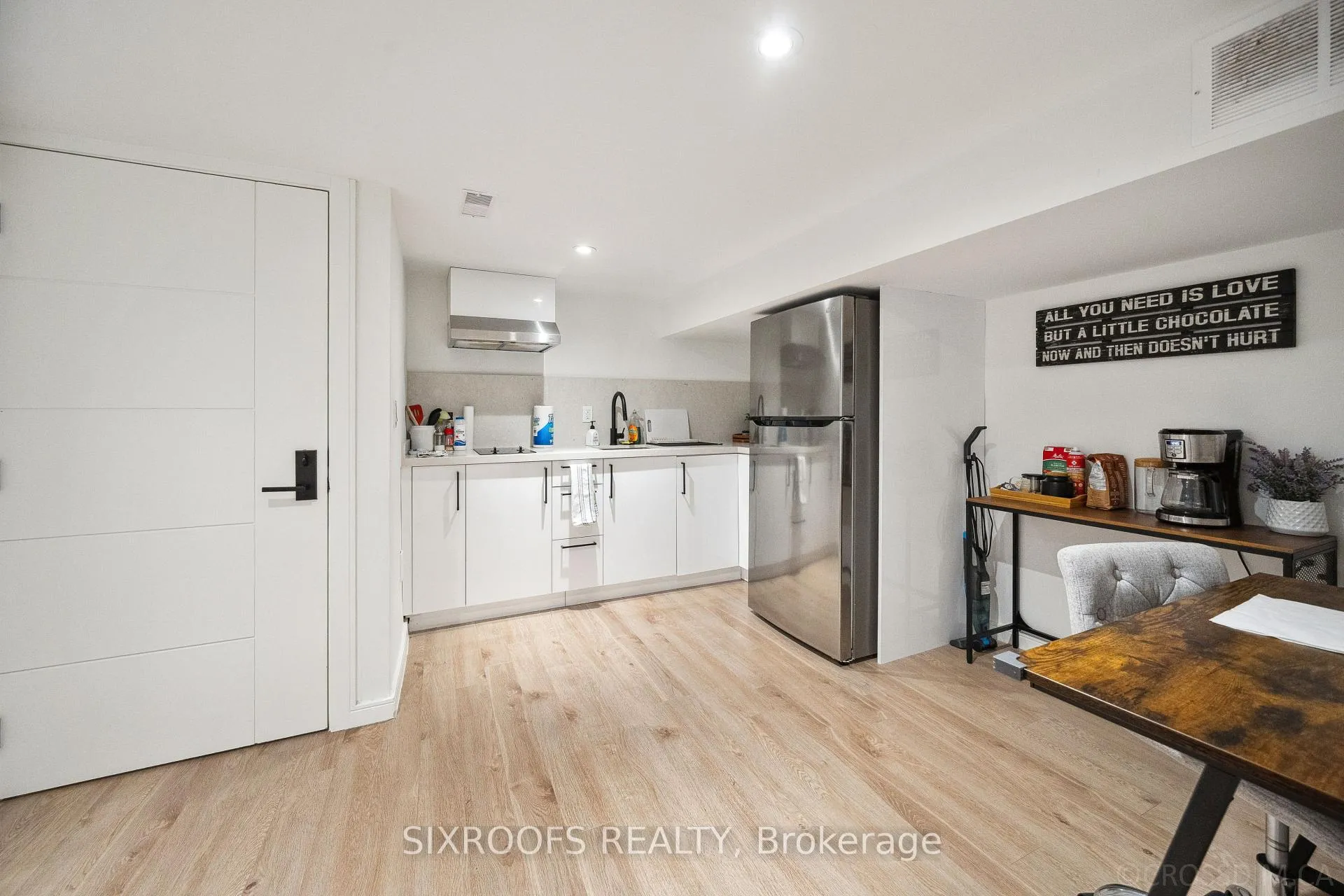 Photo 8 of Unit Lower 1, 41 Dunkirk Road, Toronto, Danforth Village-East York — HOMEH