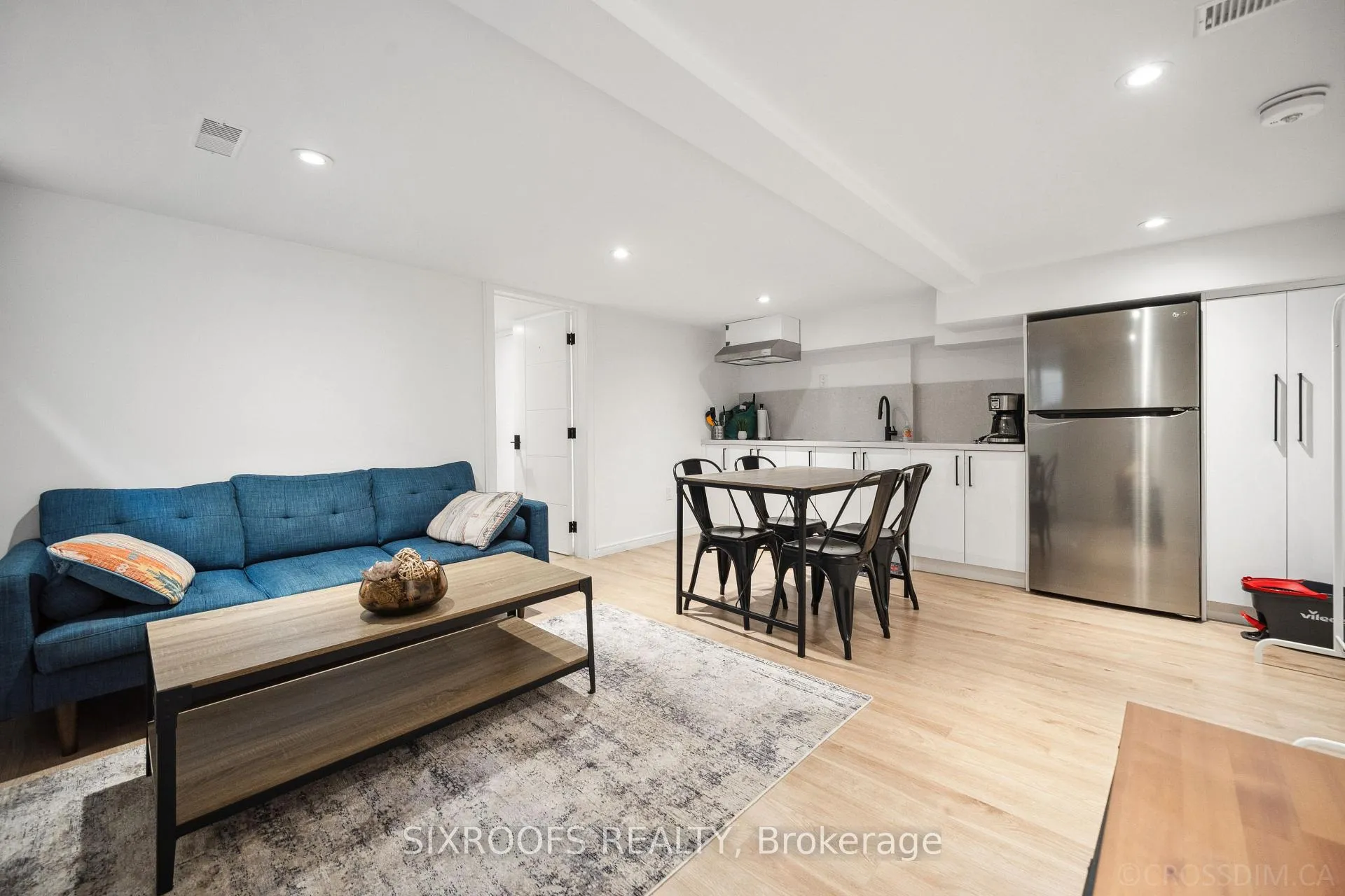 Photo 4 of Unit Lower B, 41 Dunkirk Road, Toronto, Danforth Village-East York — HOMEH