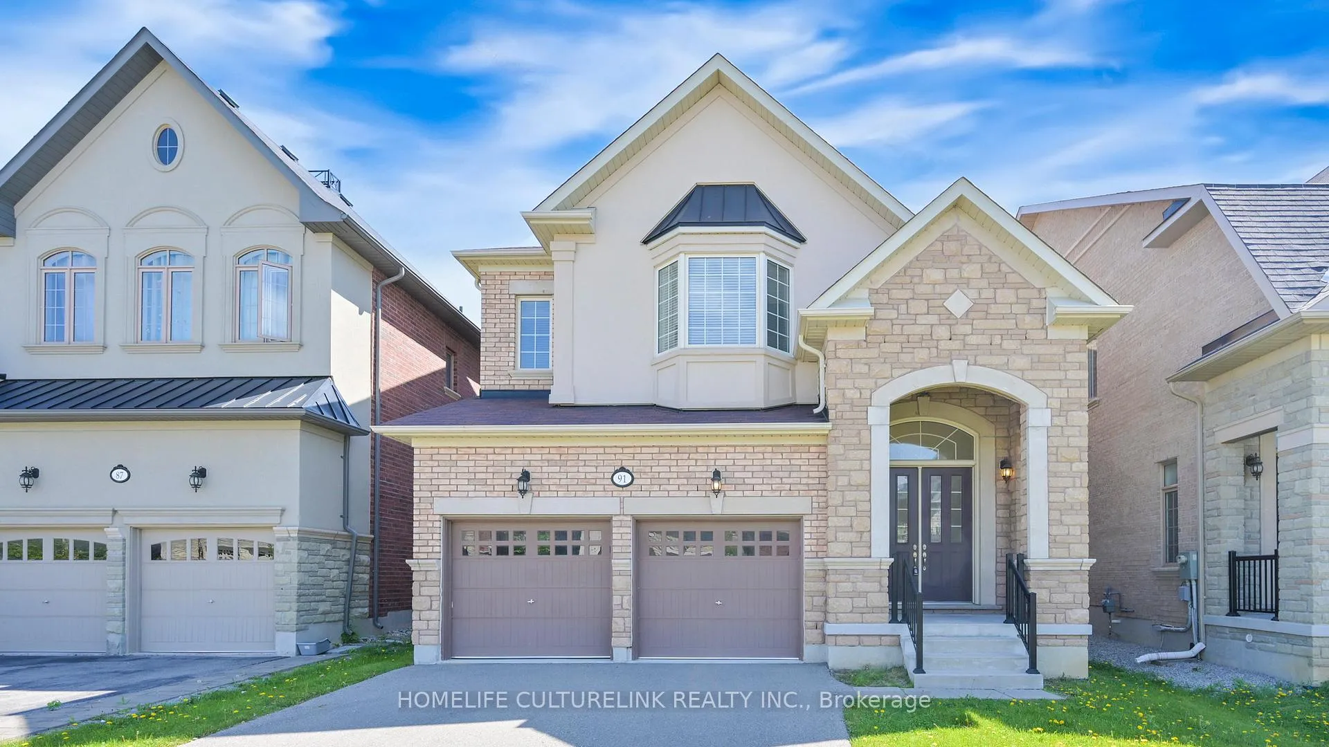Front of 91 Chaiwood Court