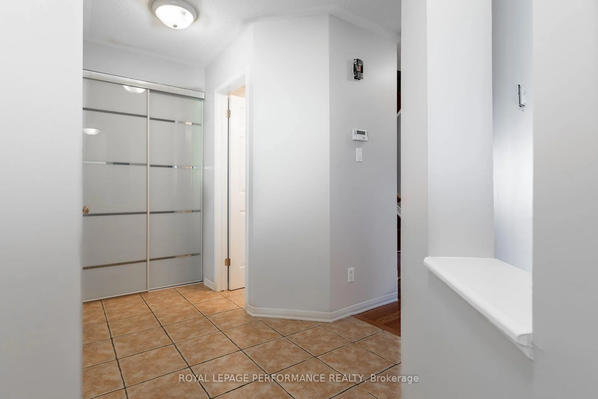 Photo 2 of 47 Steel Street, Ottawa, Beacon Hill South — HOMEH
