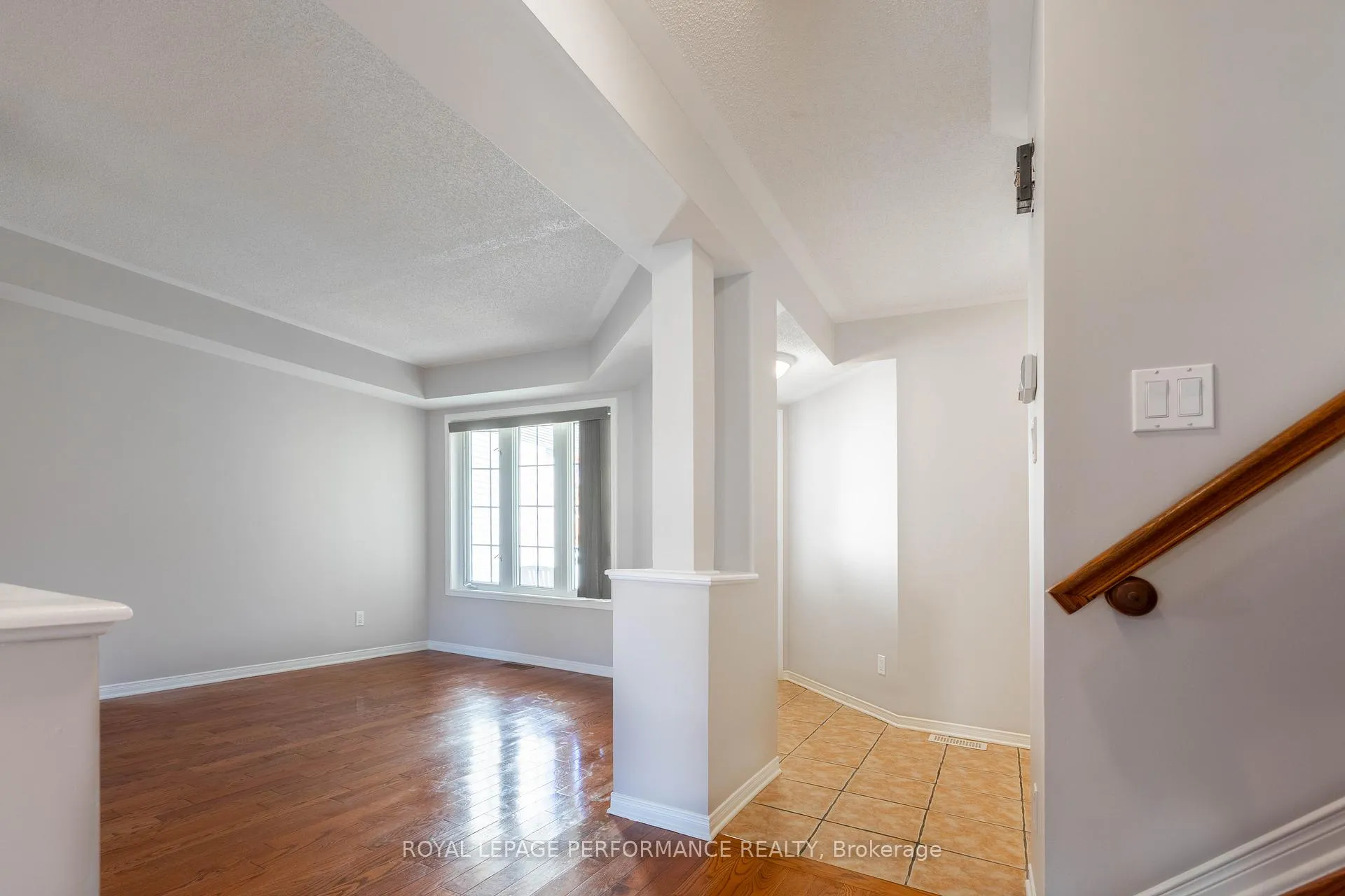 Photo 4 of 47 Steel Street, Ottawa, Beacon Hill South — HOMEH