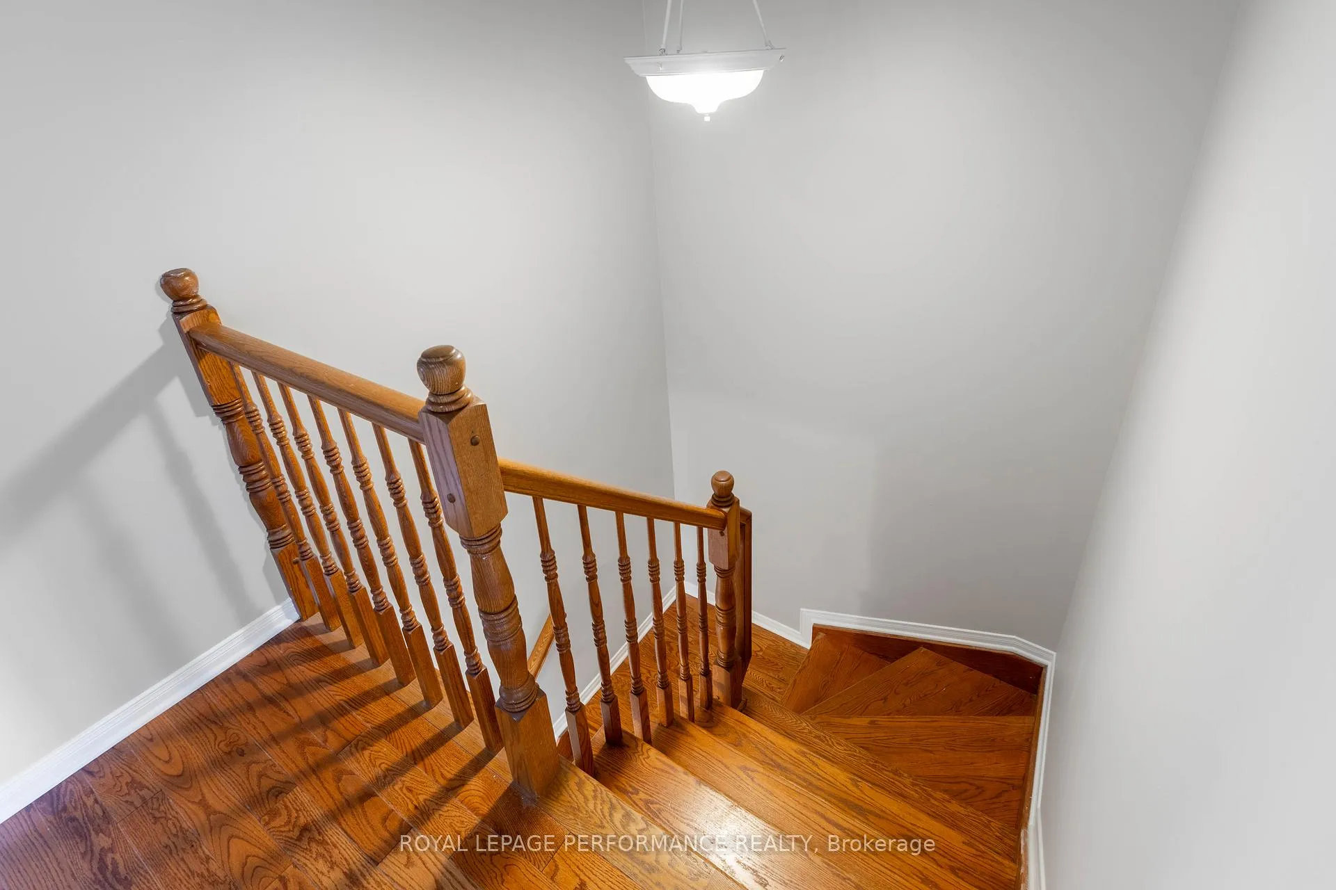 Photo 11 of 47 Steel Street, Ottawa, Beacon Hill South — HOMEH