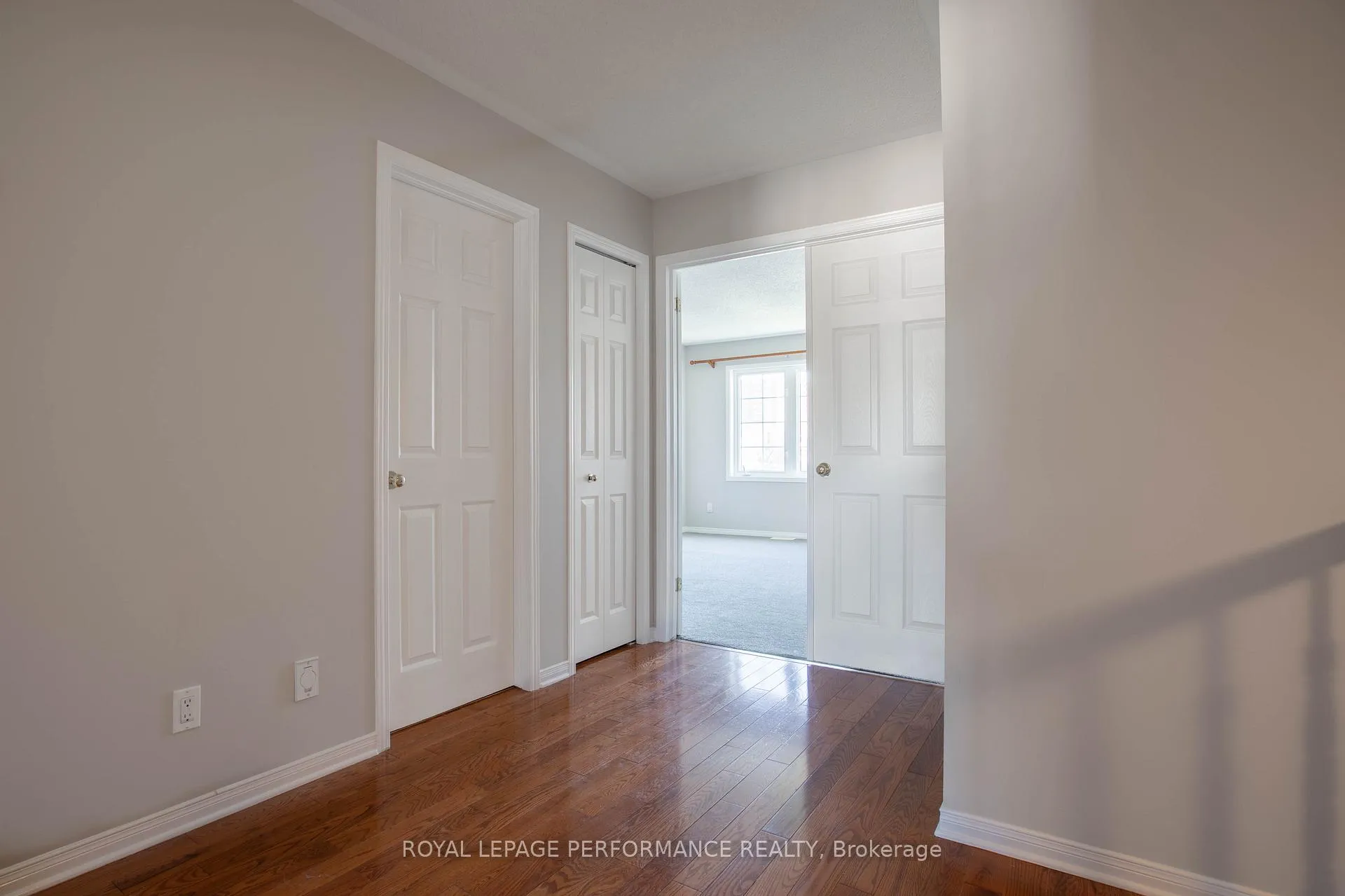 Photo 12 of 47 Steel Street, Ottawa, Beacon Hill South — HOMEH