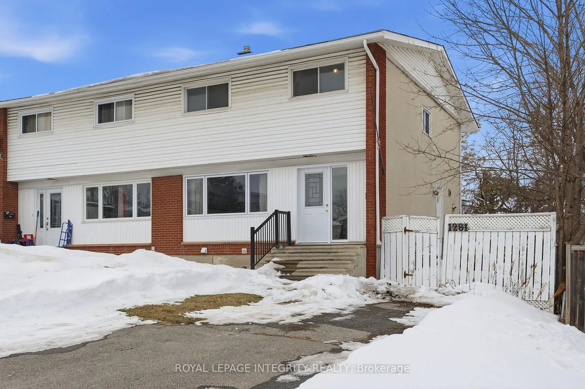 Photo 3 of 1281 Meadowlands Drive E, Ottawa, City View/Skyline/Fisher Heights/Parkwood Hills — HOMEH