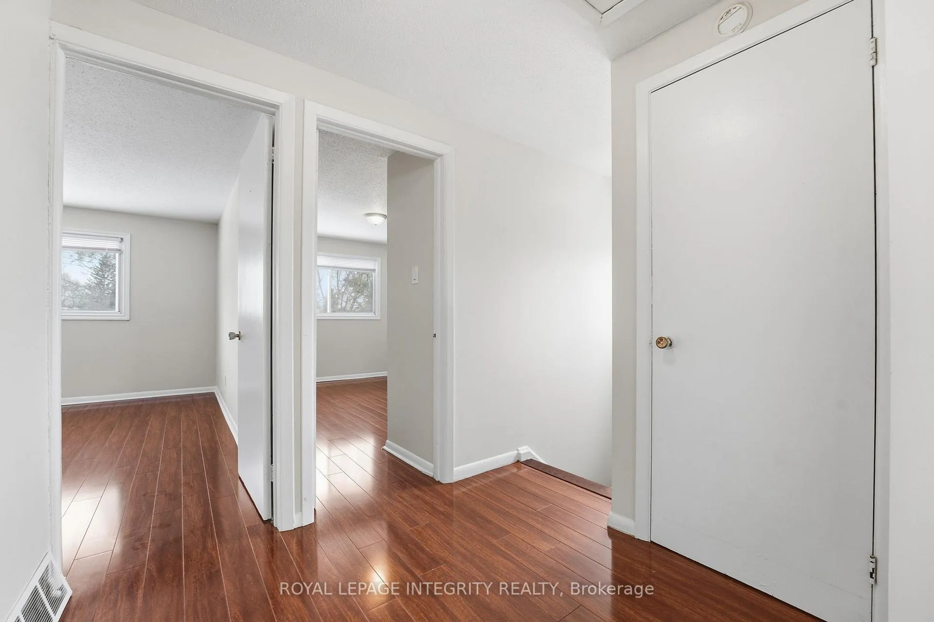 Photo 20 of 1281 Meadowlands Drive E, Ottawa, City View/Skyline/Fisher Heights/Parkwood Hills — HOMEH