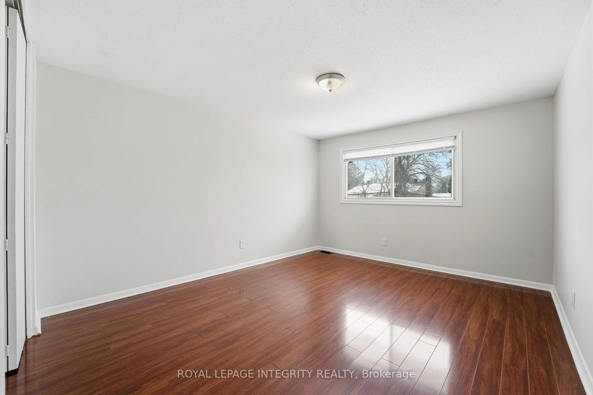 Photo 21 of 1281 Meadowlands Drive E, Ottawa, City View/Skyline/Fisher Heights/Parkwood Hills — HOMEH