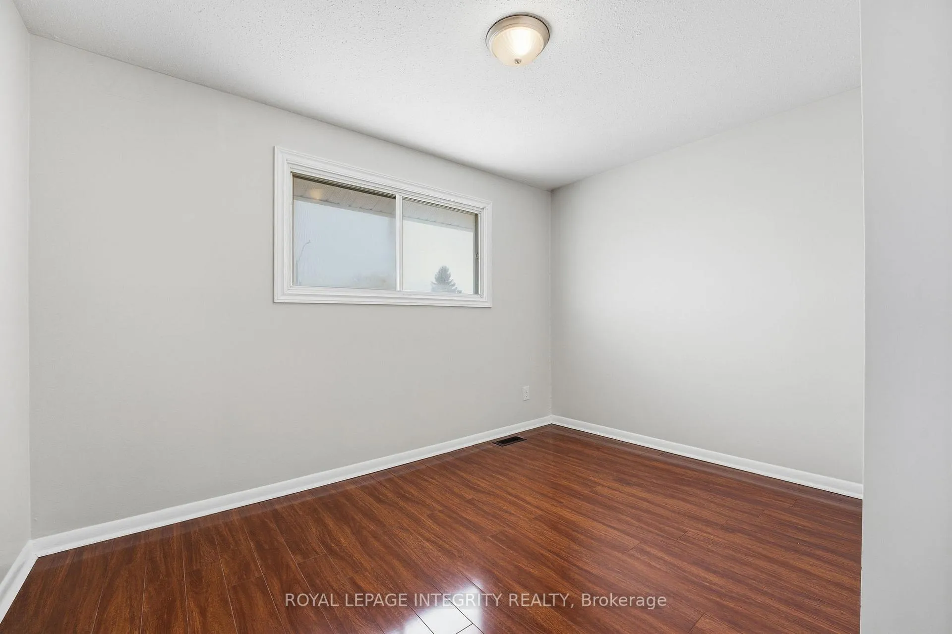 Photo 24 of 1281 Meadowlands Drive E, Ottawa, City View/Skyline/Fisher Heights/Parkwood Hills — HOMEH