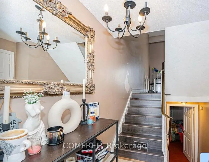 Photo 3 of Unit 11, 4020 Brandon Gate Drive, Mississauga, Malton — HOMEH