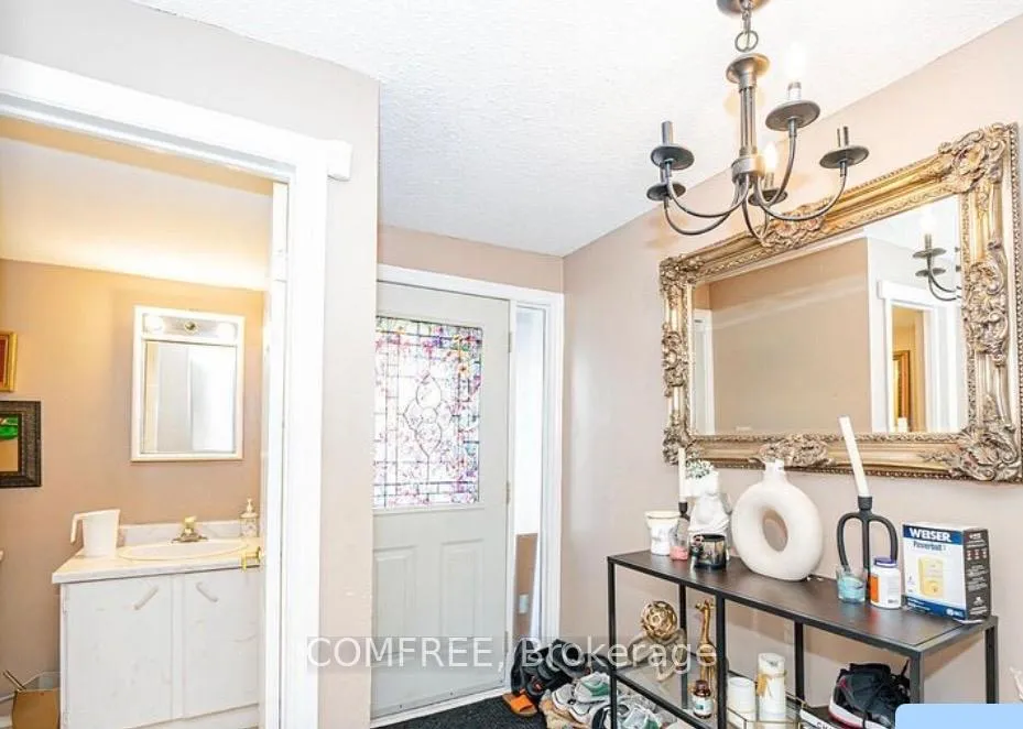 Photo 4 of Unit 11, 4020 Brandon Gate Drive, Mississauga, Malton — HOMEH