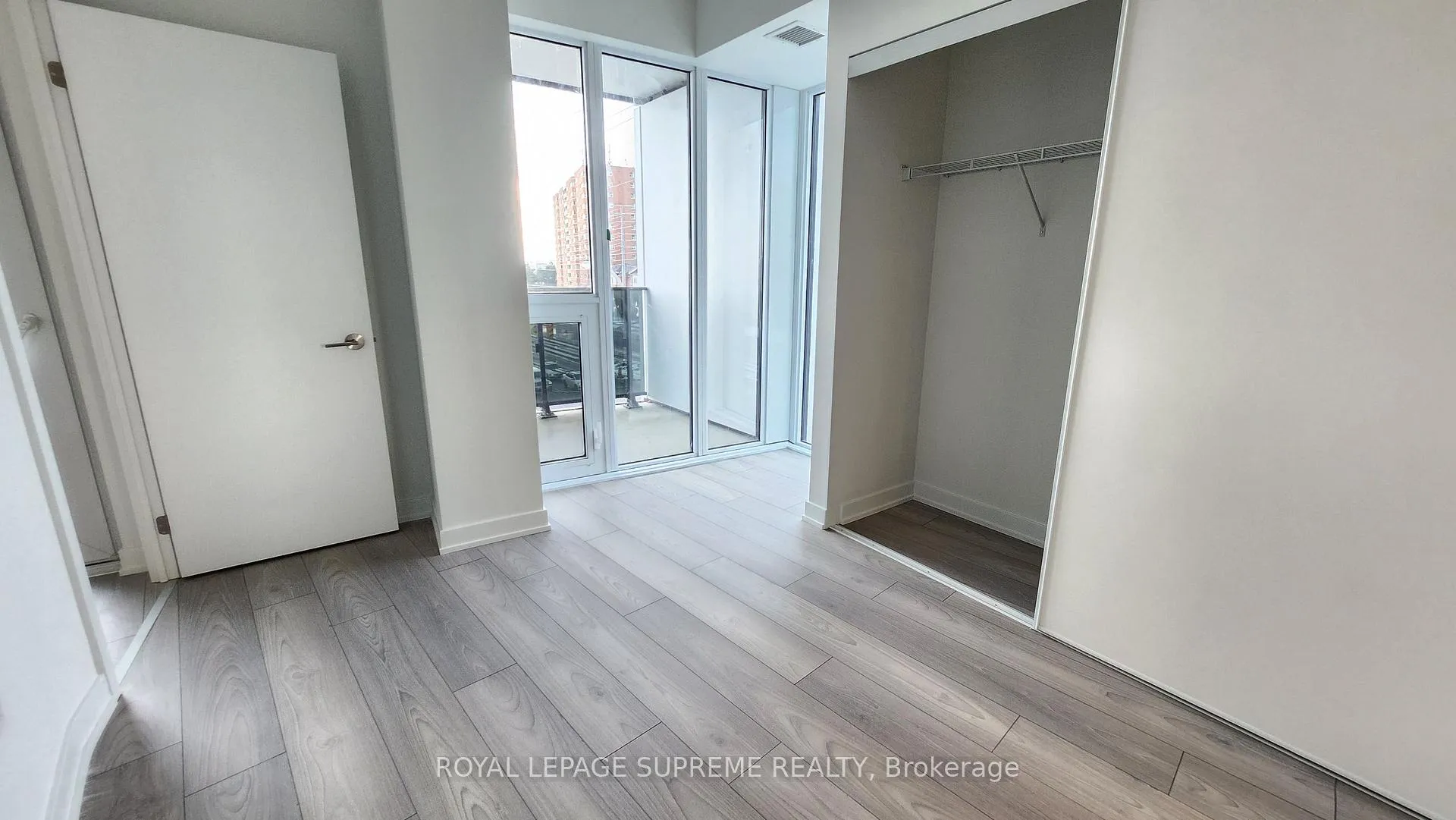 Photo 11 of Unit 418, 1 Fairview Road E, Mississauga, Mississauga Valleys — HOMEH
