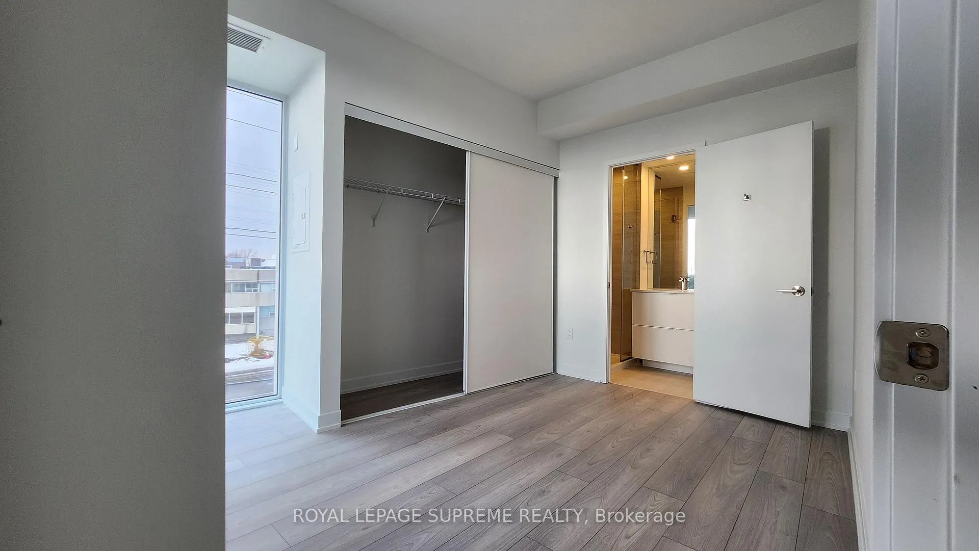 Photo 12 of Unit 418, 1 Fairview Road E, Mississauga, Mississauga Valleys — HOMEH