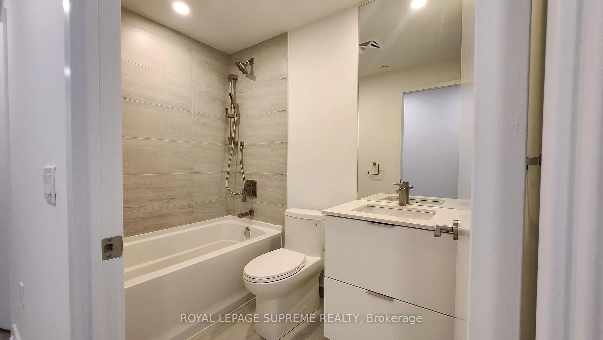 Photo 18 of Unit 418, 1 Fairview Road E, Mississauga, Mississauga Valleys — HOMEH