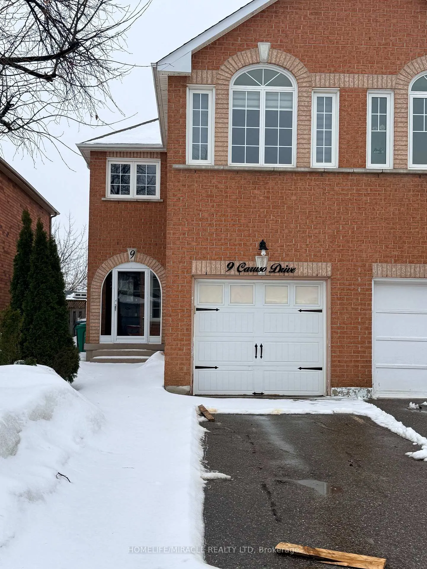Photo 2 of 9 Caruso Drive, Brampton, Fletcher's West — HOMEH