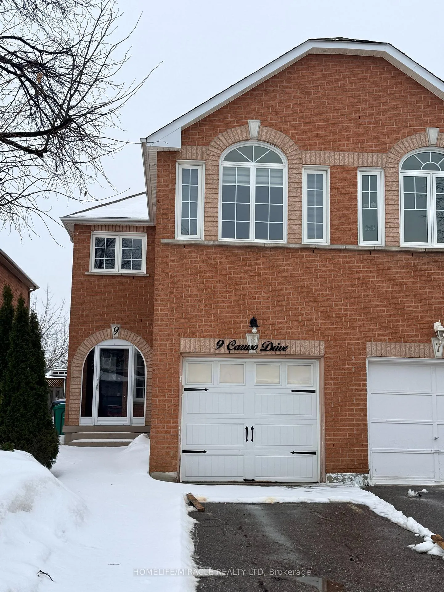 Photo 3 of 9 Caruso Drive, Brampton, Fletcher's West — HOMEH