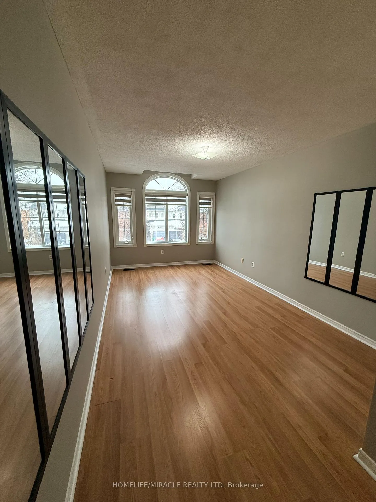 Photo 8 of 9 Caruso Drive, Brampton, Fletcher's West — HOMEH