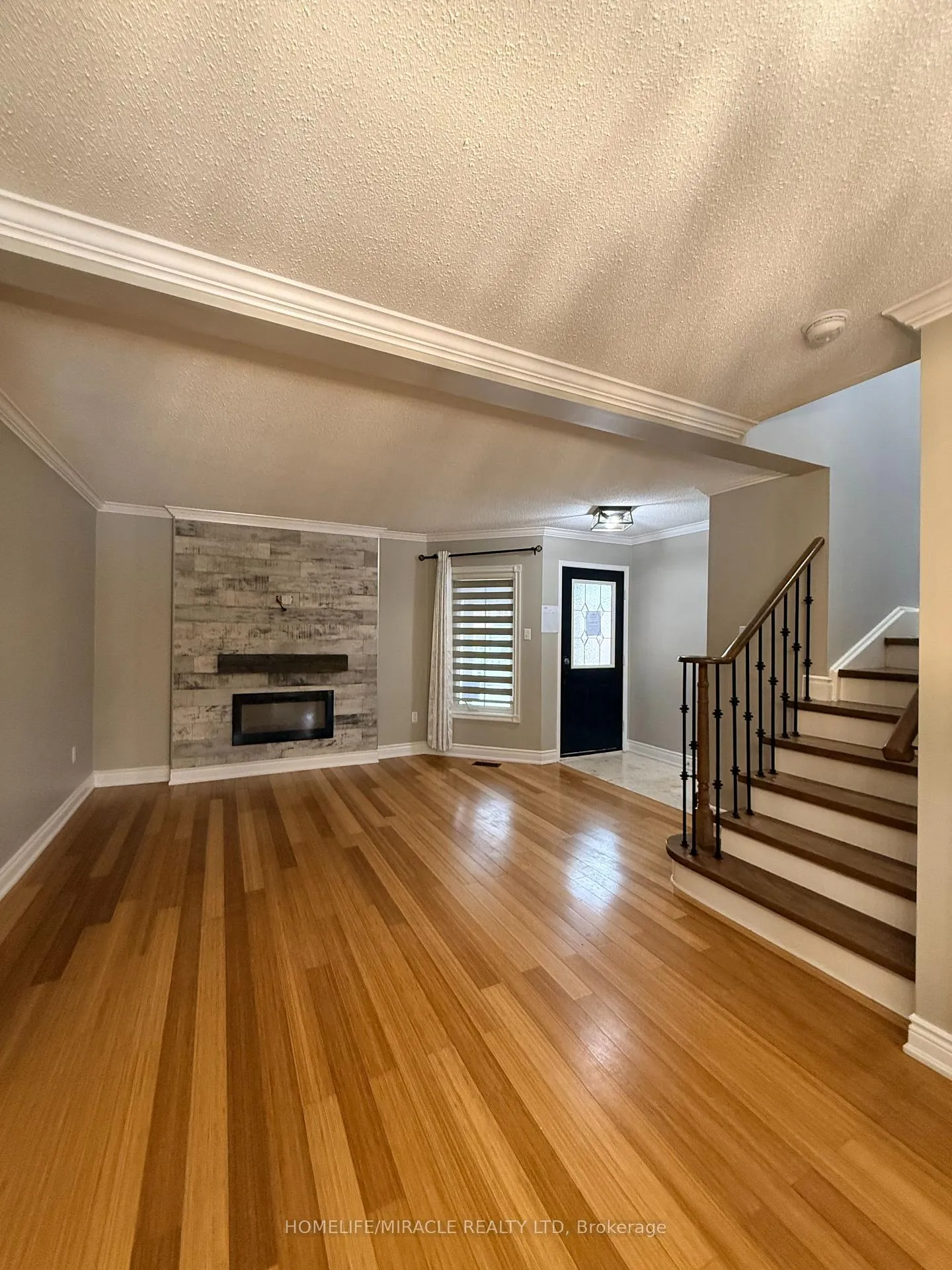 Photo 14 of 9 Caruso Drive, Brampton, Fletcher's West — HOMEH