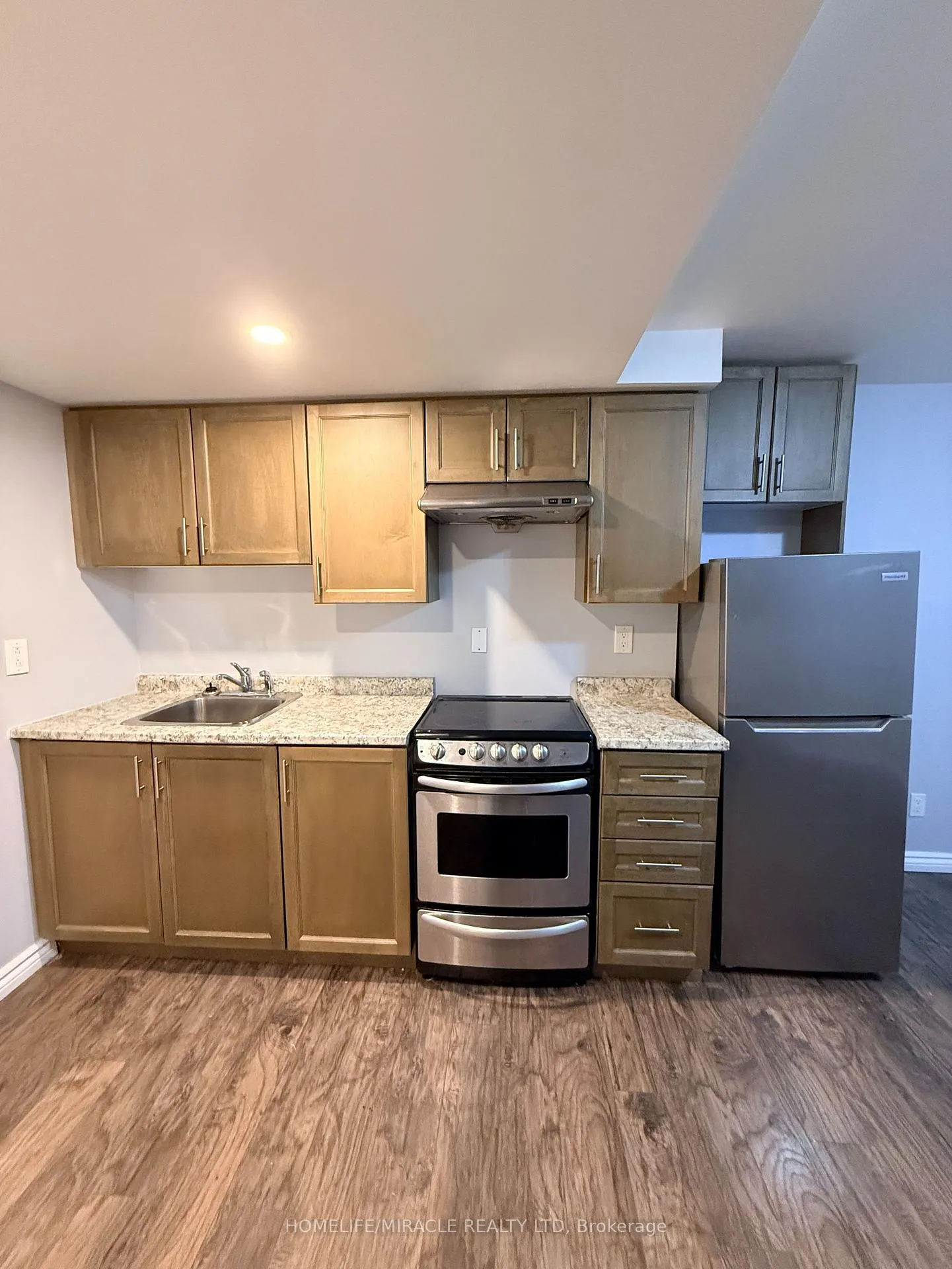 Photo 28 of 9 Caruso Drive, Brampton, Fletcher's West — HOMEH