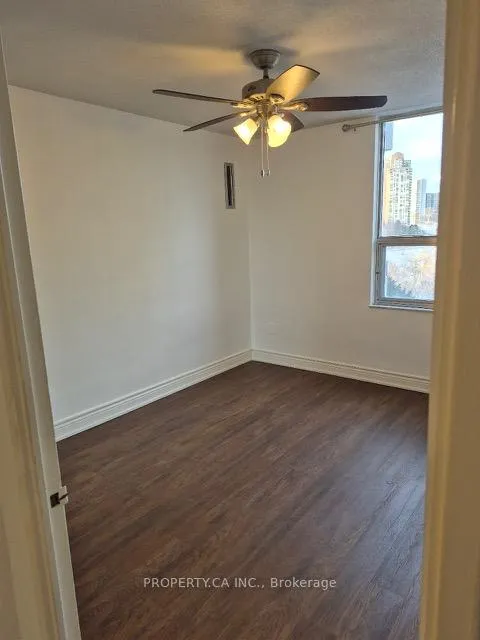 Photo 2 of Unit 712, 10 Edgecliffe Golfway, Toronto, Flemingdon Park — HOMEH