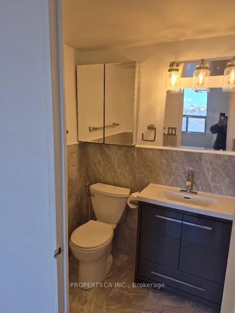 Photo 5 of Unit 712, 10 Edgecliffe Golfway, Toronto, Flemingdon Park — HOMEH