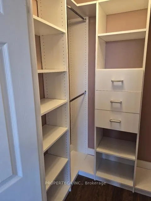 Photo 7 of Unit 712, 10 Edgecliffe Golfway, Toronto, Flemingdon Park — HOMEH
