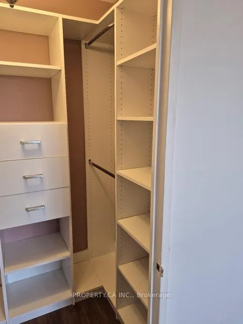 Photo 8 of Unit 712, 10 Edgecliffe Golfway, Toronto, Flemingdon Park — HOMEH