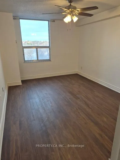 Photo 9 of Unit 712, 10 Edgecliffe Golfway, Toronto, Flemingdon Park — HOMEH