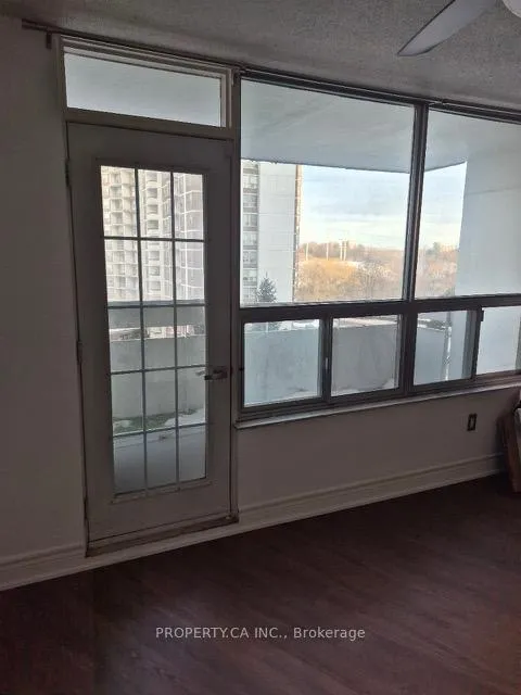 Photo 11 of Unit 712, 10 Edgecliffe Golfway, Toronto, Flemingdon Park — HOMEH