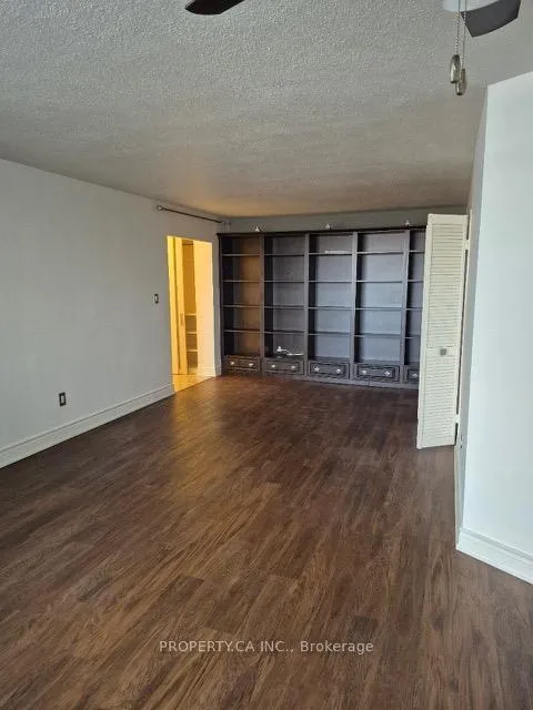 Photo 12 of Unit 712, 10 Edgecliffe Golfway, Toronto, Flemingdon Park — HOMEH