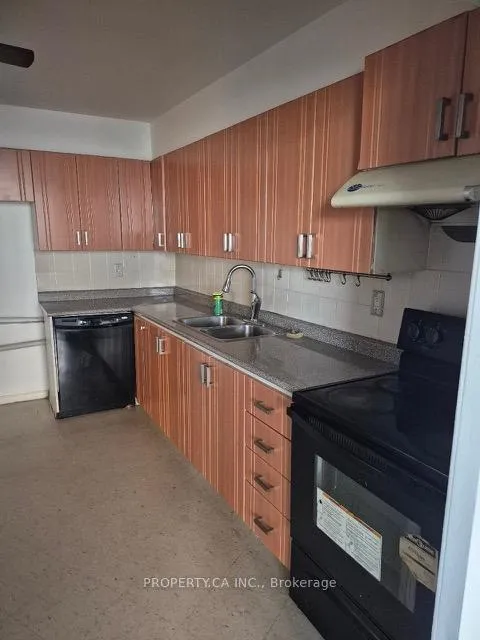 Photo 13 of Unit 712, 10 Edgecliffe Golfway, Toronto, Flemingdon Park — HOMEH