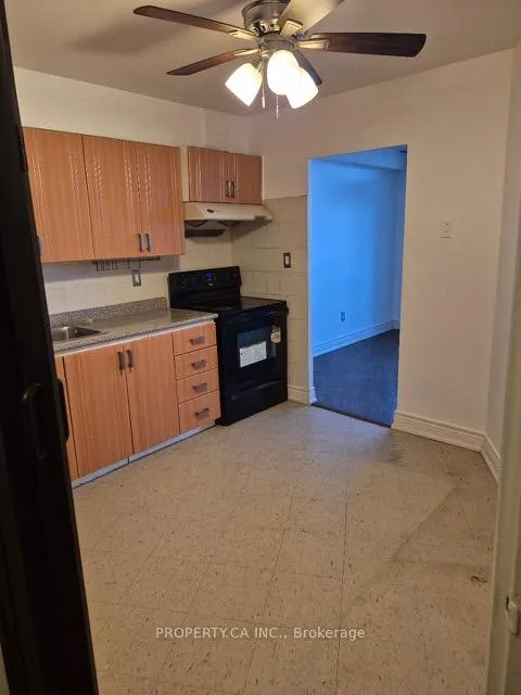 Photo 16 of Unit 712, 10 Edgecliffe Golfway, Toronto, Flemingdon Park — HOMEH