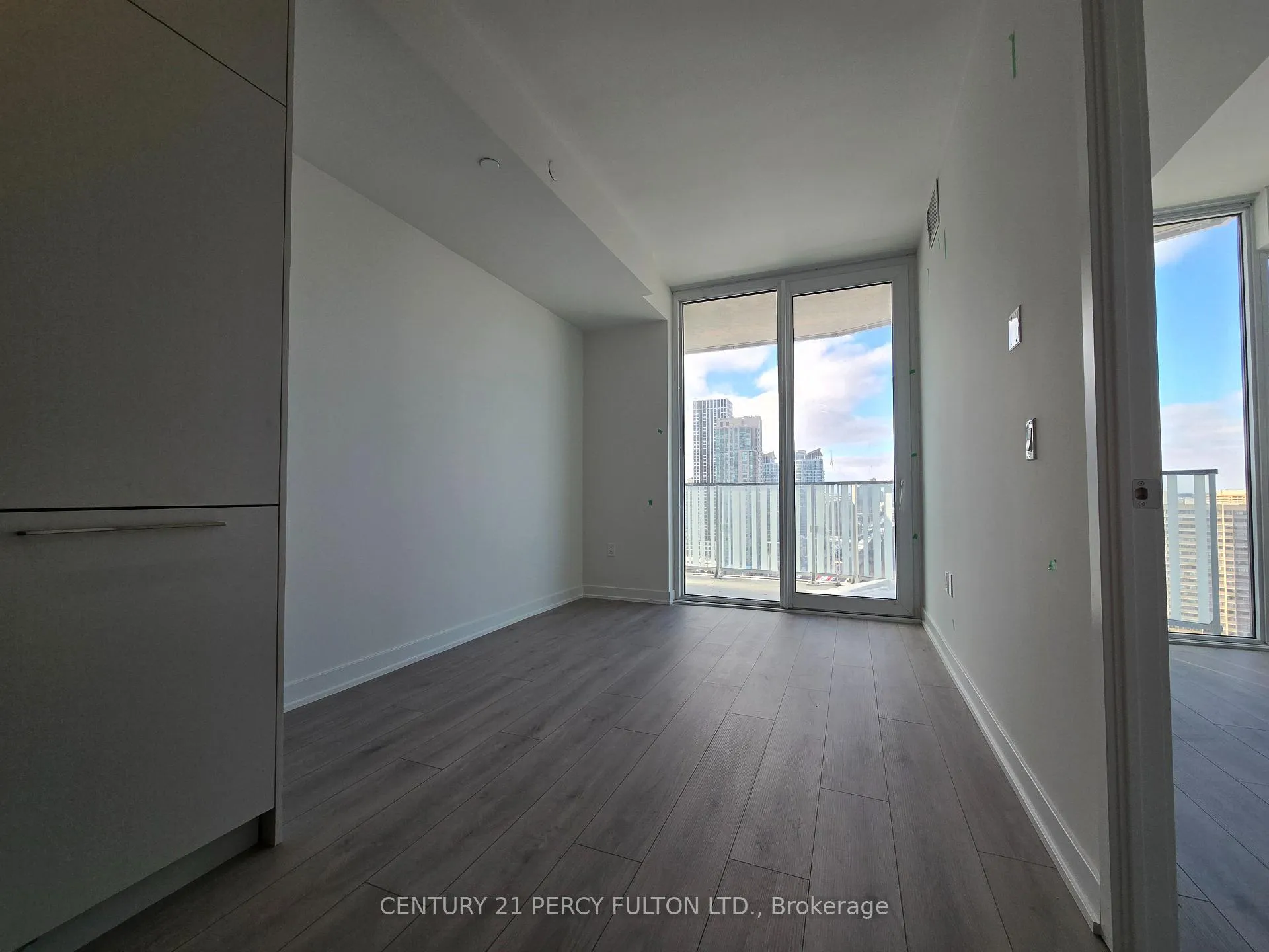 Photo 2 of Unit 1905, 1 Fairview Road E, Mississauga, Mississauga Valleys — HOMEH