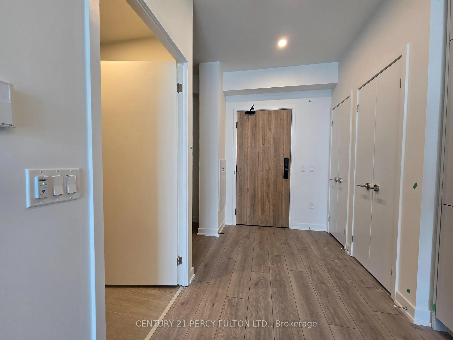 Photo 5 of Unit 1905, 1 Fairview Road E, Mississauga, Mississauga Valleys — HOMEH
