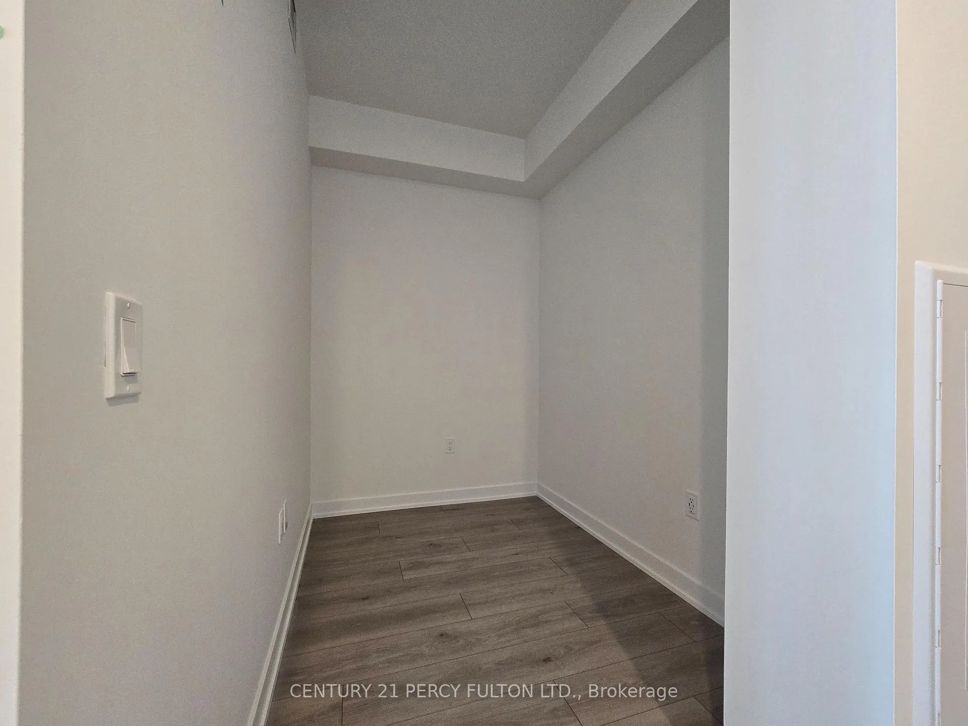 Photo 6 of Unit 1905, 1 Fairview Road E, Mississauga, Mississauga Valleys — HOMEH