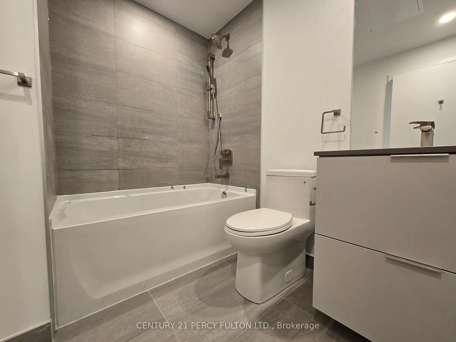 Photo 11 of Unit 1905, 1 Fairview Road E, Mississauga, Mississauga Valleys — HOMEH