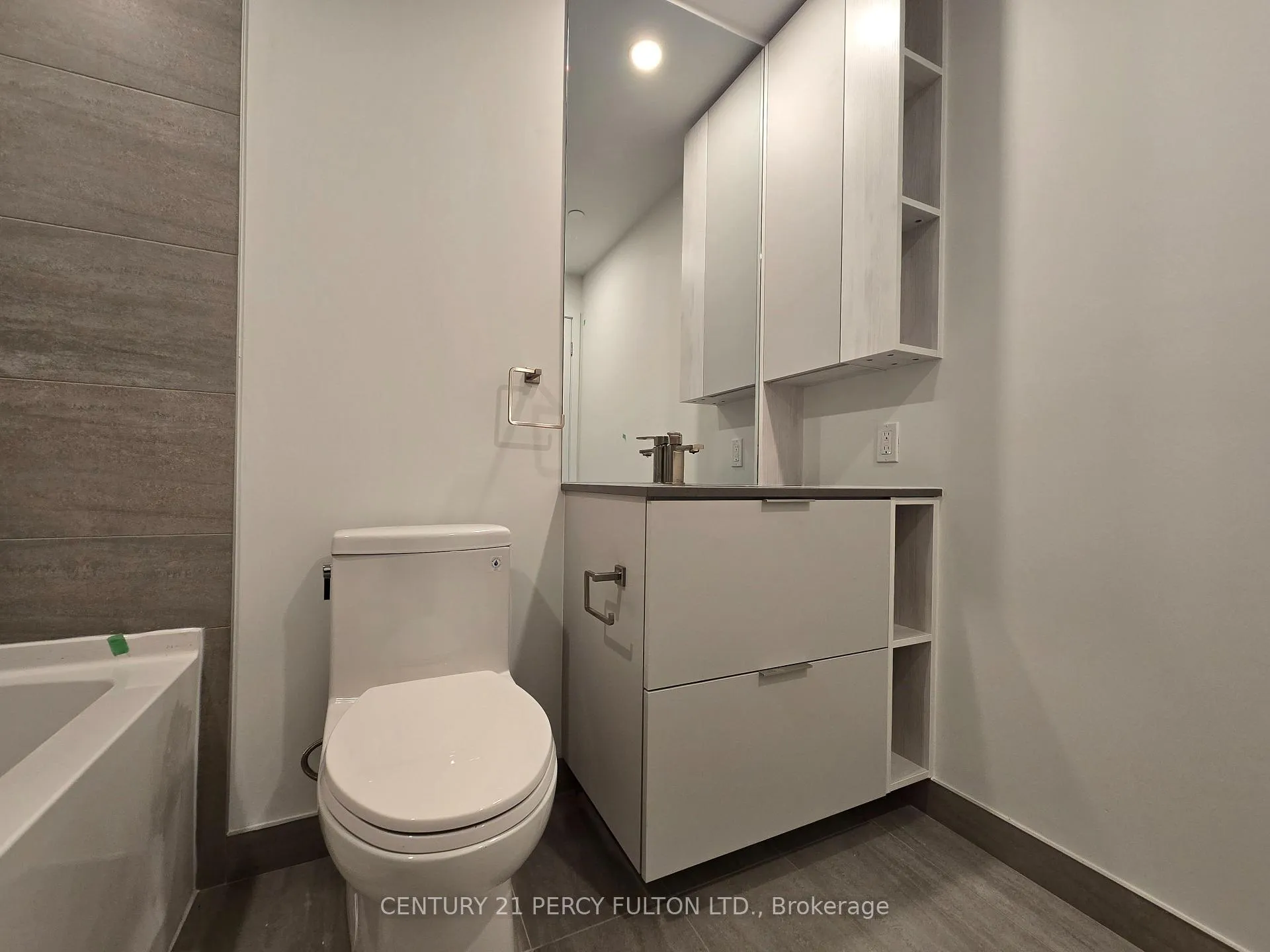 Photo 12 of Unit 1905, 1 Fairview Road E, Mississauga, Mississauga Valleys — HOMEH