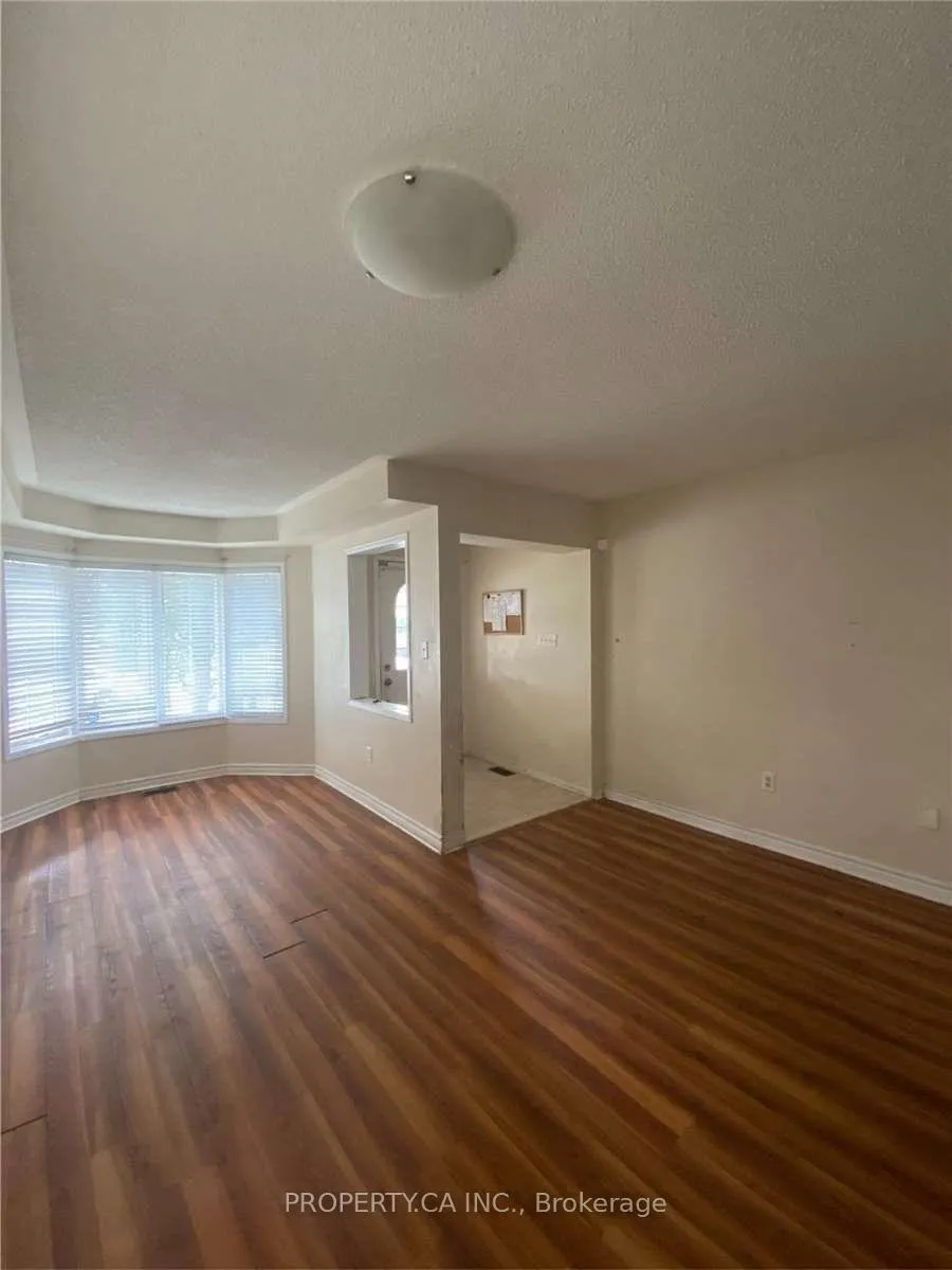 Photo 3 of 87 Norland Circle, Oshawa, Windfields — HOMEH