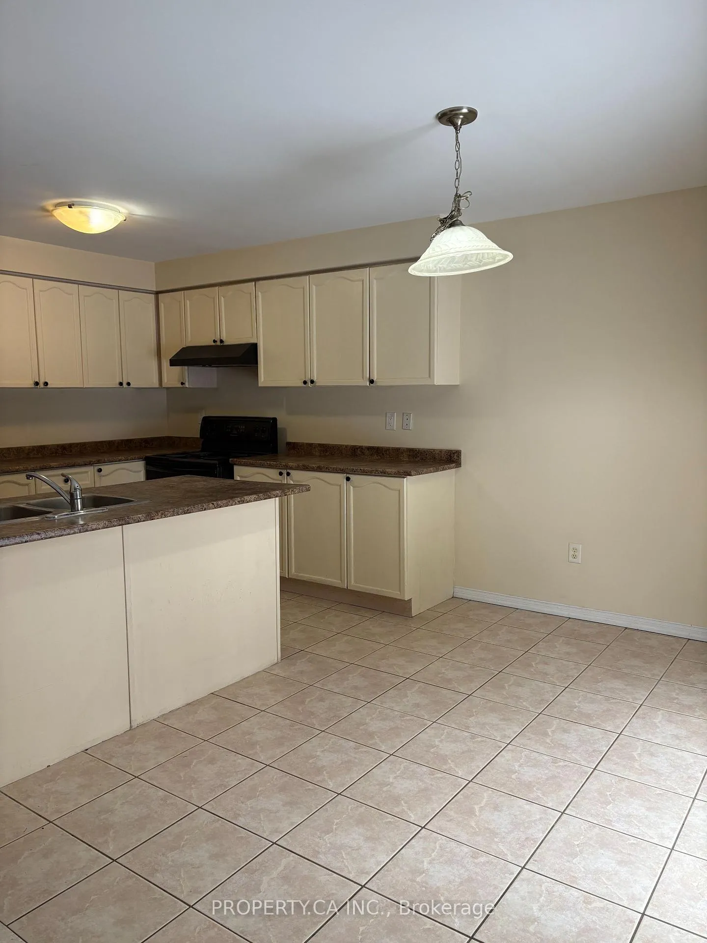 Photo 8 of 87 Norland Circle, Oshawa, Windfields — HOMEH