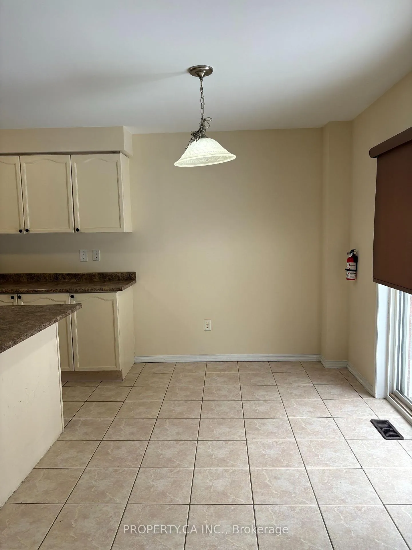 Photo 9 of 87 Norland Circle, Oshawa, Windfields — HOMEH